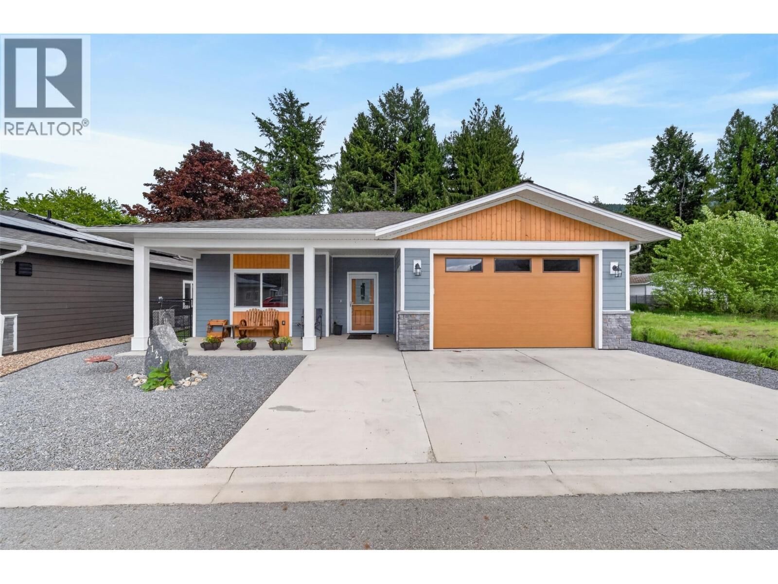 Property Photo: 1123 Willow Row BC V0E 2V0
