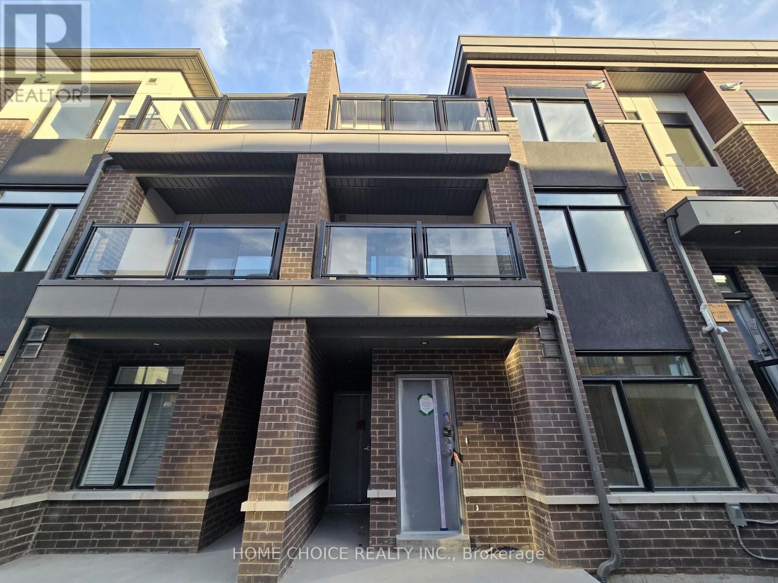 Property Photo:  1695 Dersan Street 1006  ON L1X 0S9 