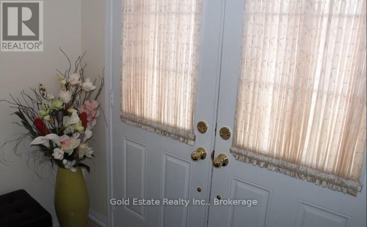 Property Photo:  83 Mission Ridge Trail  ON L6P 3H6 