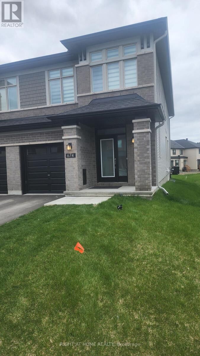 Property Photo: 674 Honeydew Street ON K1X 0K5