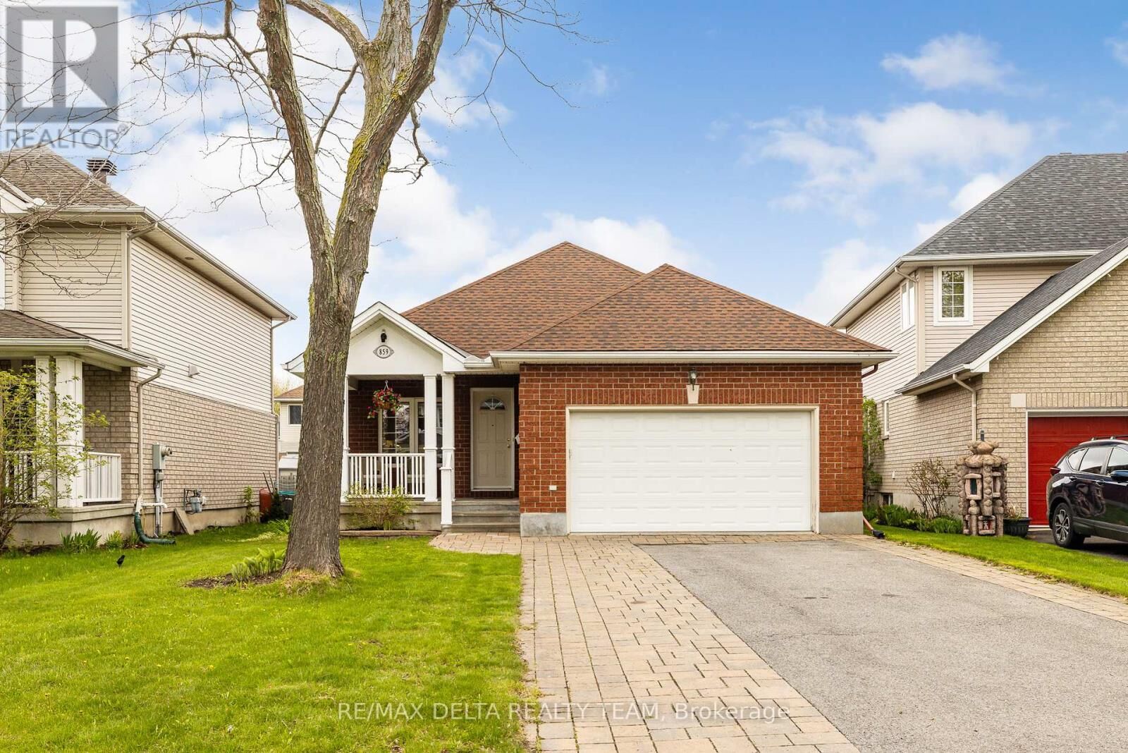 Property Photo:  859 Giant Cedars Crescent  ON K1V 1P1 