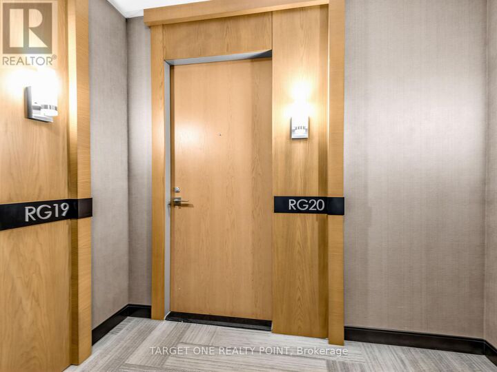 Property Photo:  28 Uptown Drive Rg20  ON L3R 5M8 