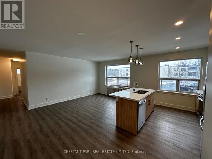 Property Photo:  6 Wingreen Court 4  ON M3B 1B9 