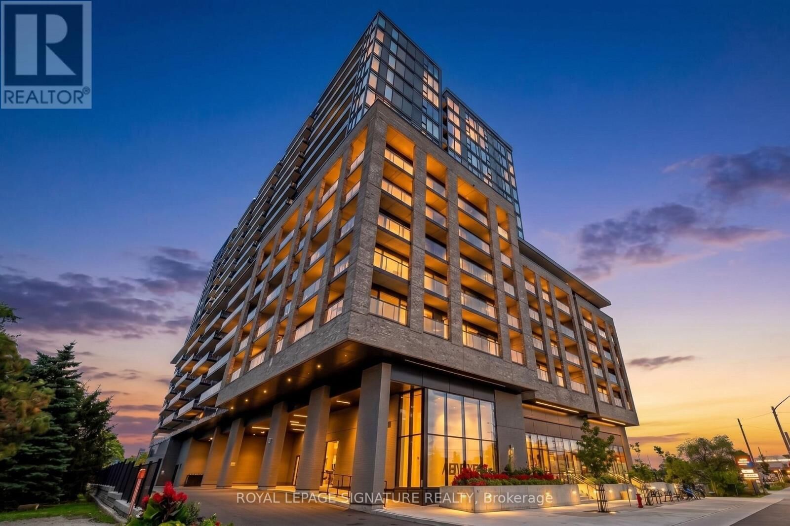 Property Photo:  86 Dundas Street East 1319  ON L5A 0B1 