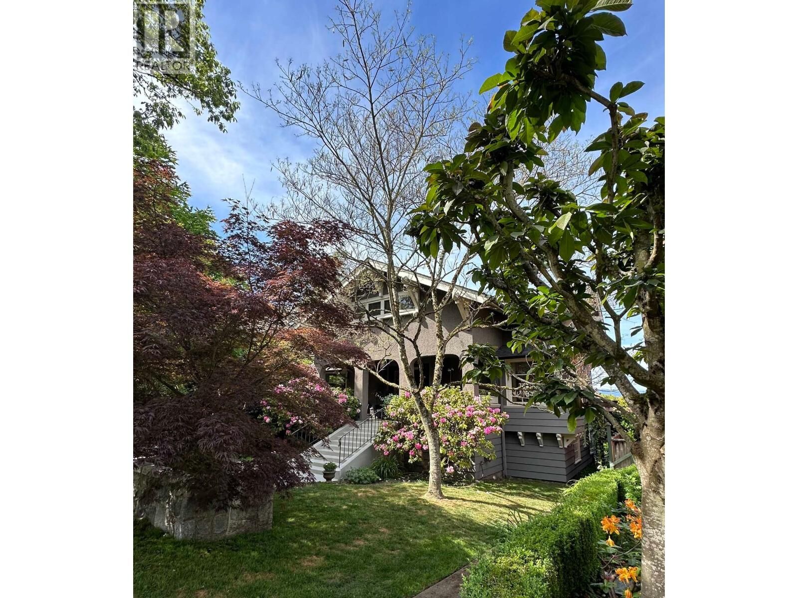 Property Photo:  1971 West 36th Avenue  BC V6M 1K7 