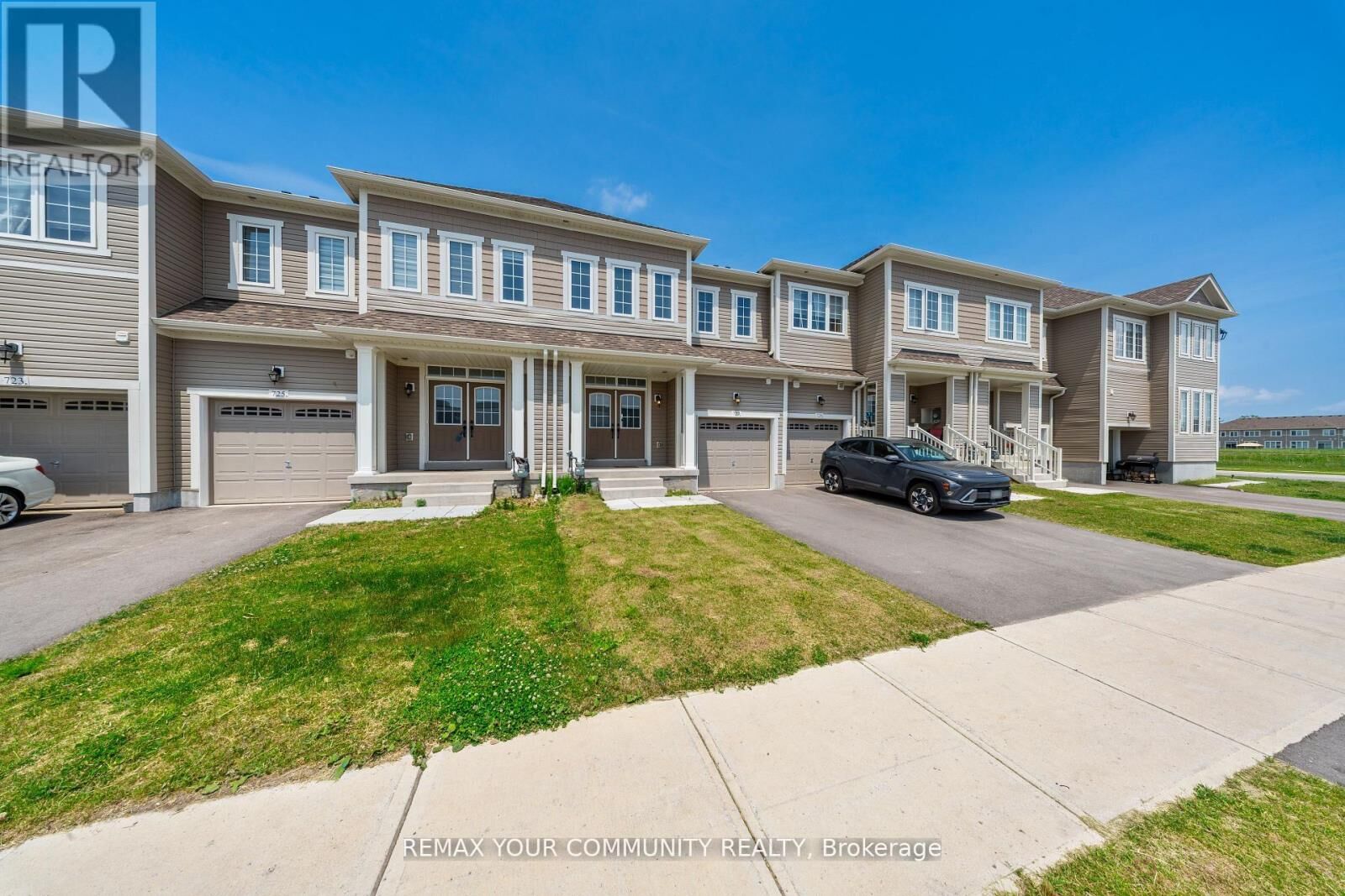 Property Photo:  727 Potawatomi Crescent  ON L2A 4R5 