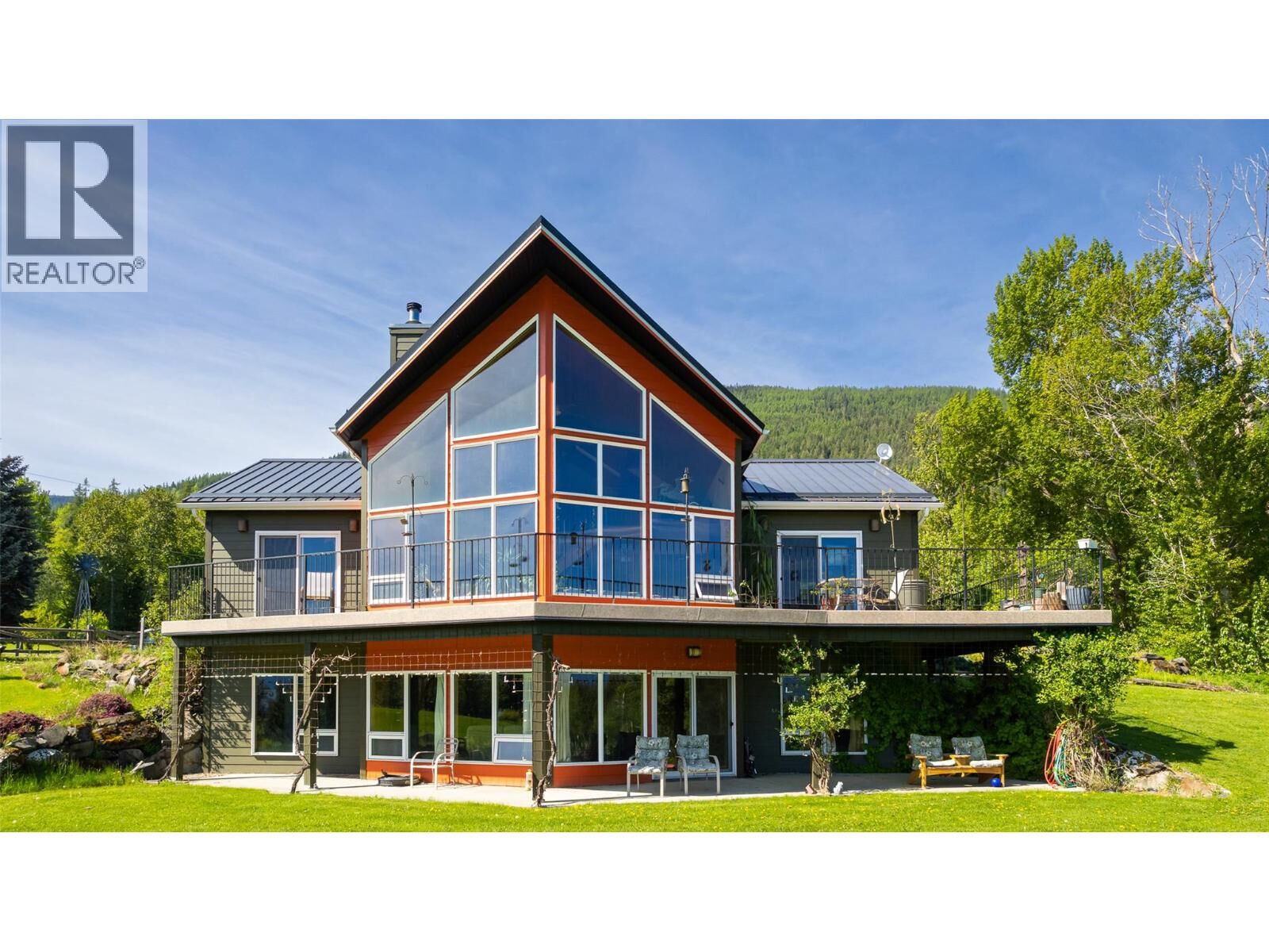Property Photo: 1067 Simmons Road BC V0B 1G7