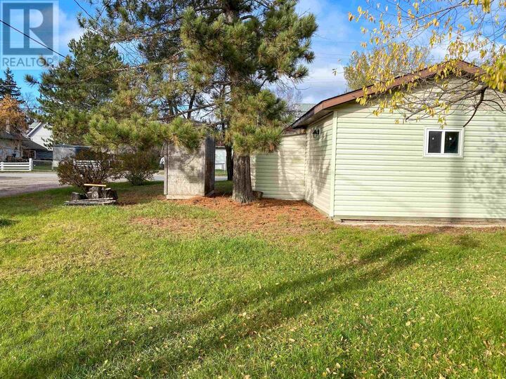 Photo de la propriété:  11 Pugsley St  ON P0V 2M0 