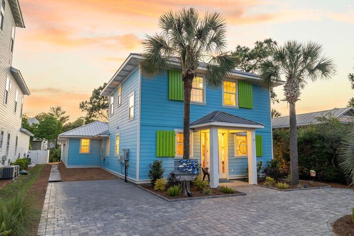 Property Photo:  221 San Juan Avenue  FL 32459 