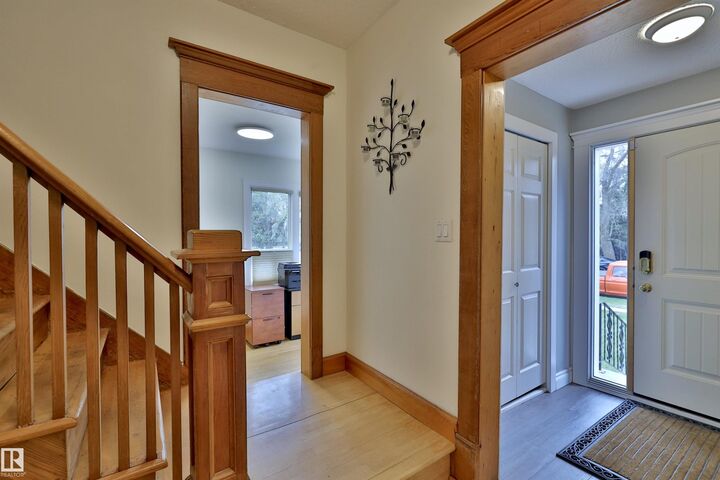 Property Photo:  5318 48 Avenue  AB T9A 0N5 