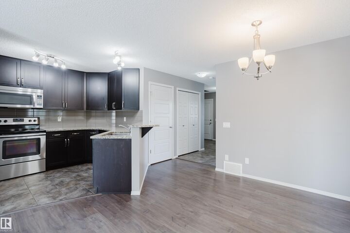 Photo de la propriété:  14007 164 Avenue NW  AB T6V 0K6 