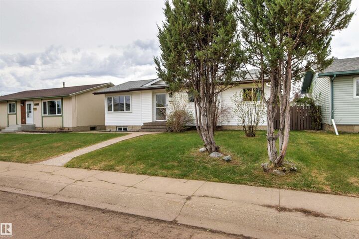 Property Photo:  11611 151 Avenue NW  AB T5X 1C5 