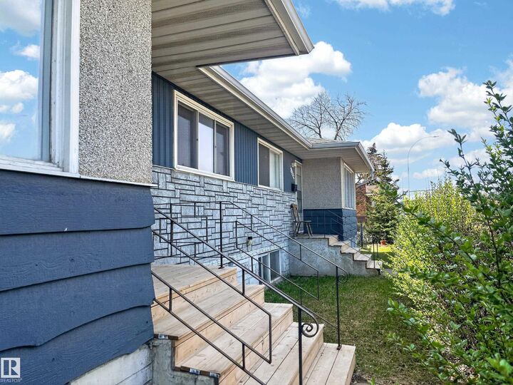 Property Photo:  13007 / 13009 111 Avenue NW  AB T5M 2N8 