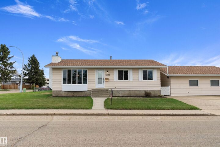 Property Photo:  5225 38 Avenue  AB T9A 2P1 