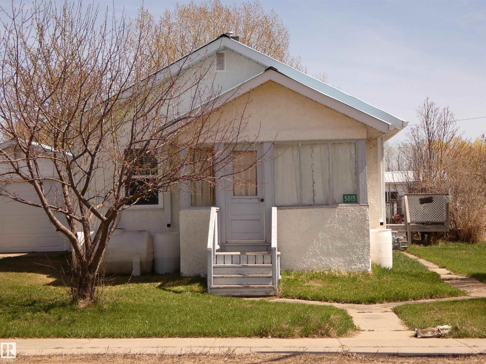 Property Photo:  5015 50 Street  AB T7P 2P5 