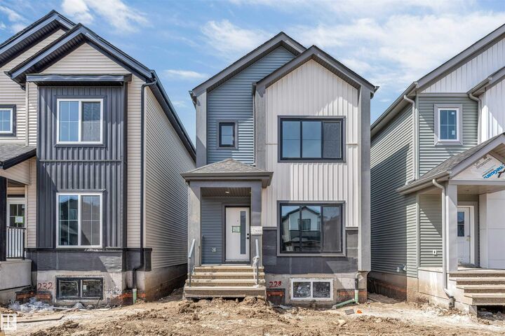 228 24 Street SW — photo 1