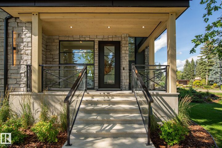 Property Photo:  13804 85 Avenue NW  AB T5R 3Y7 