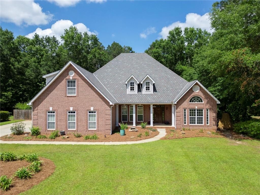Property Photo: 102 Seven Pines Court GA 31069