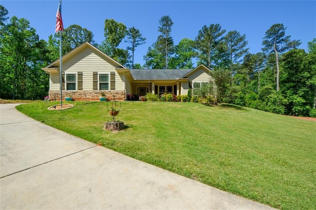 Property Photo:  894 Happy Valley Circle  GA 30263 
