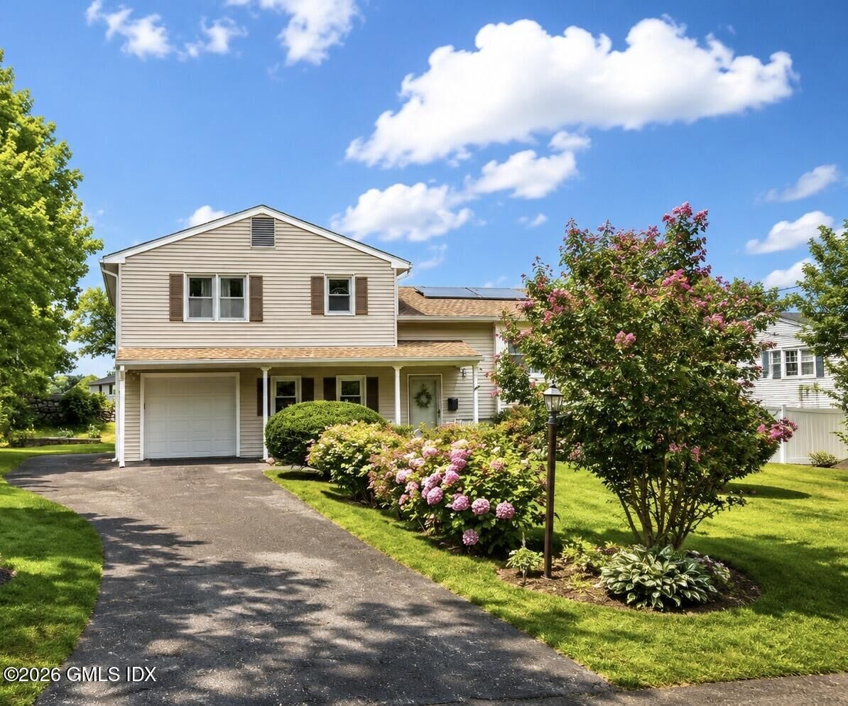 Property Photo: 6 Jersey Lane CT 06851