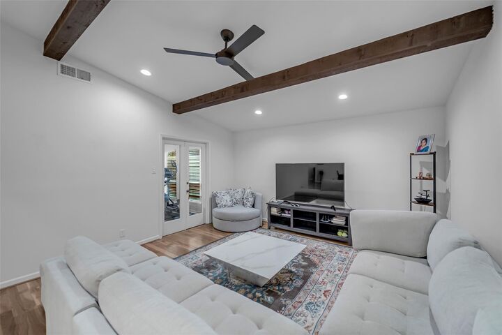 Property Photo: 7915 Greenbush Street TX 77025