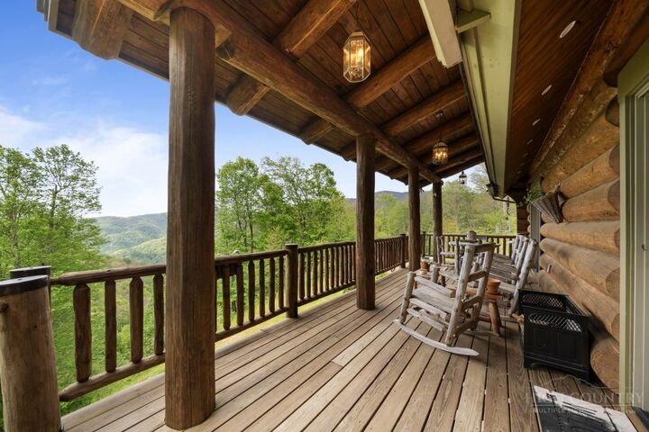 Property Photo:  950 Atria Lane  NC 28657 