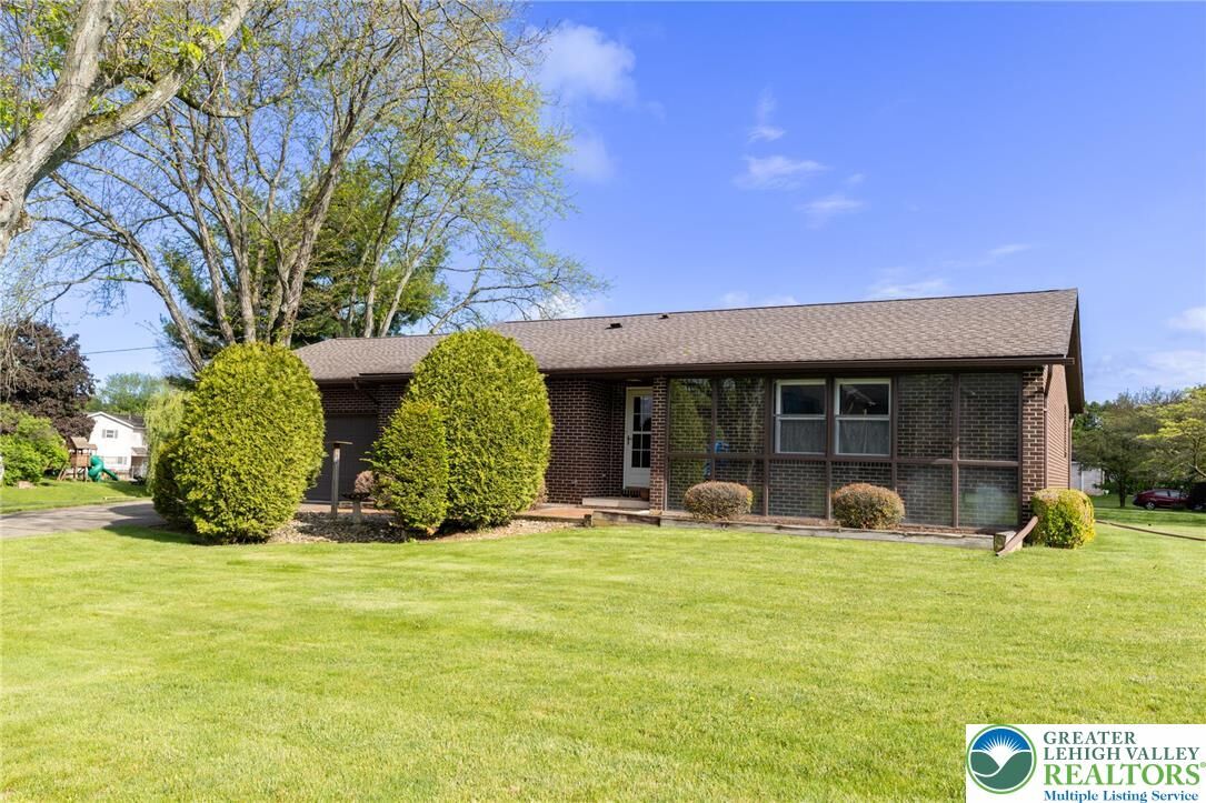 Property Photo:  5719 Grouse Drive  PA 18017 