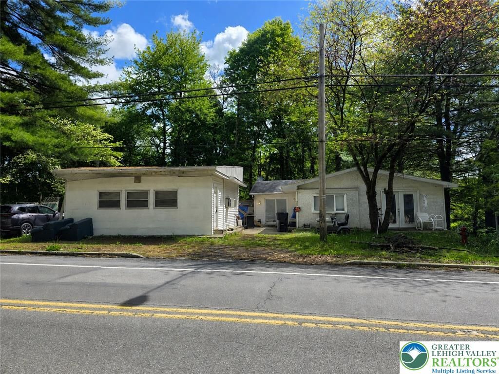 Property Photo:  869 N 1st Street  PA 18235 