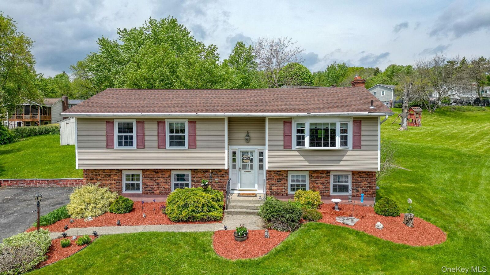 Property Photo:  11 Alden Court  NY 12524 