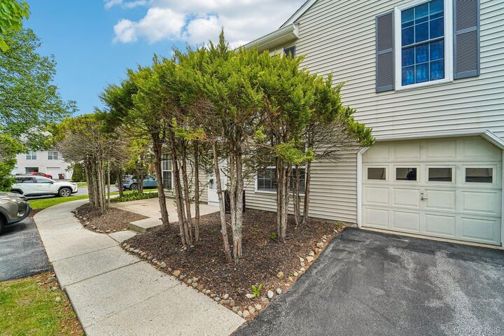 Property Photo:  50 Olde Wagon Road  NY 10990 