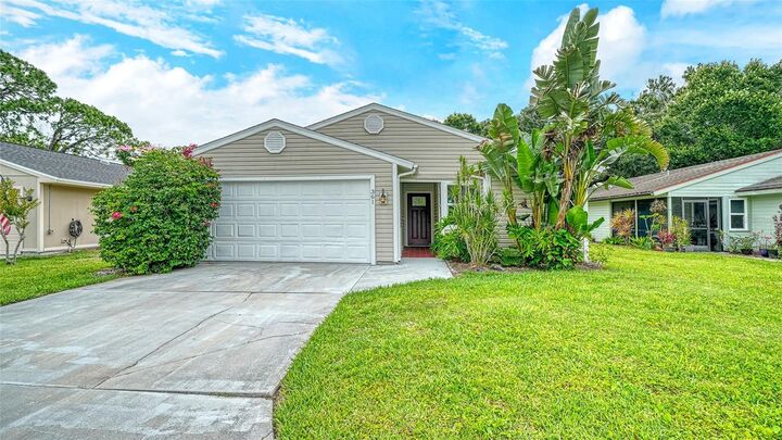 Property Photo:  361 Bearded Oaks Circle  FL 34232 