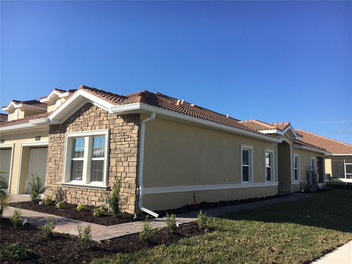 Property Photo:  1050 Quaker Ridge Lane  FL 33896 