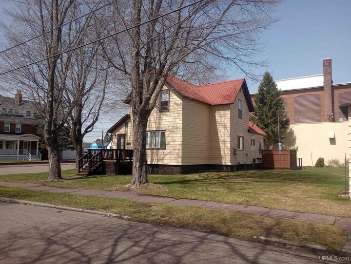 Property Photo:  347 Kearsarge Road  MI 49913 