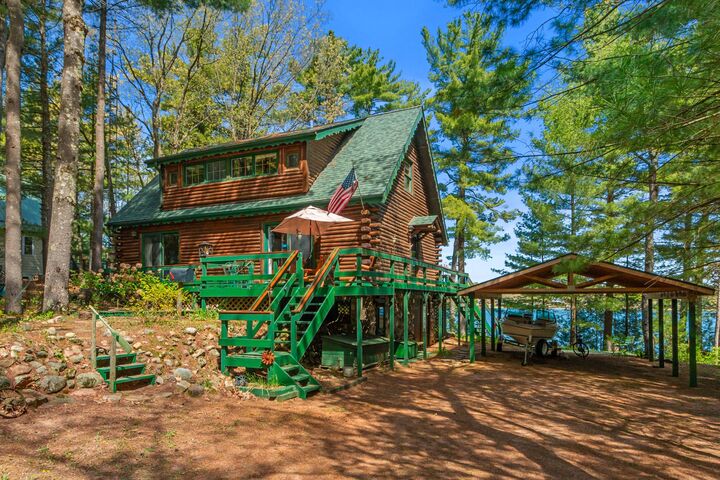 Property Photo:  W13490 S Pleasant Rd  WI 54930 