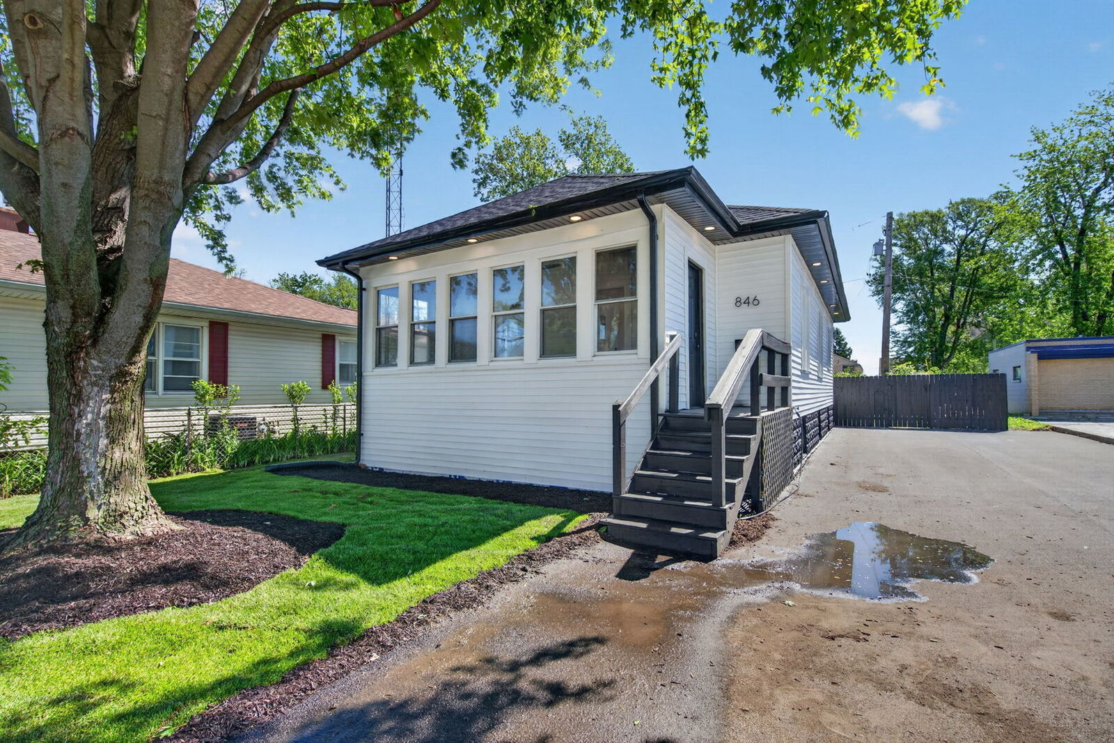 Property Photo: 846 N 5th Avenue IL 60901