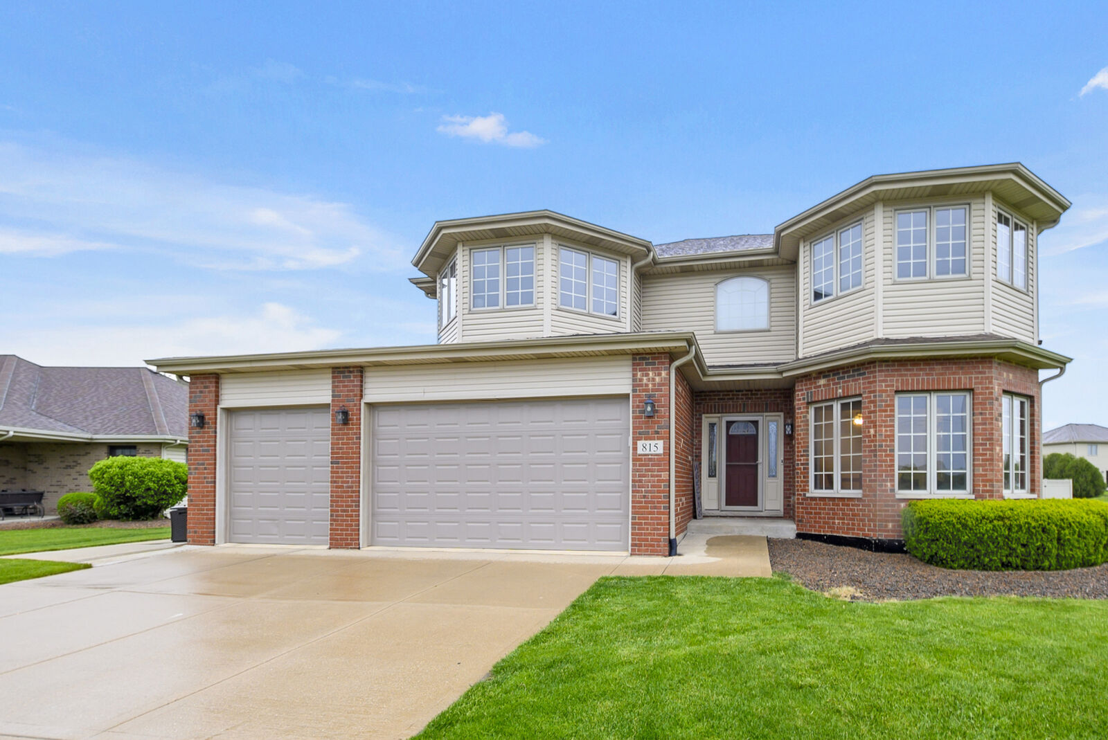 Property Photo:  815 Meadow Path  IL 60950 