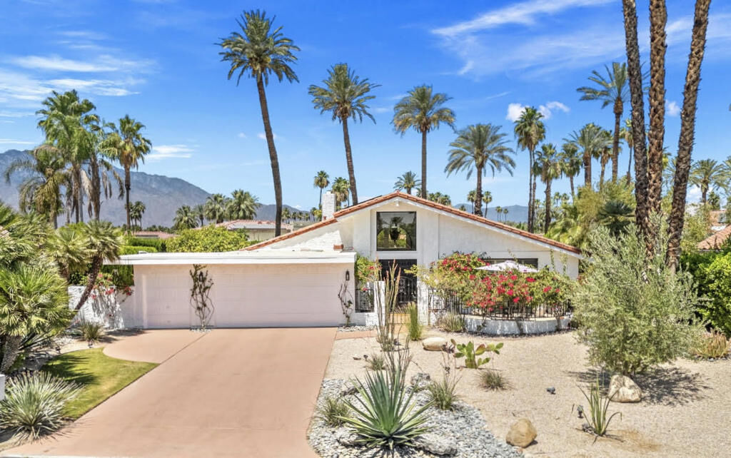 Property Photo:  4 Lincoln Place  CA 92270 