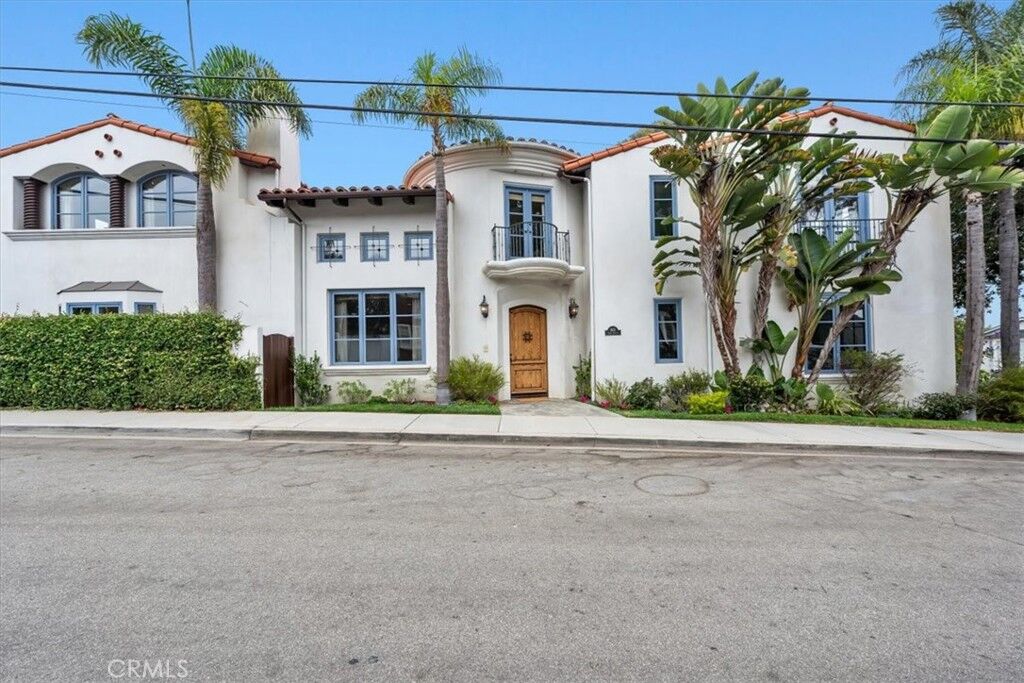 Property Photo:  1901 John  CA 90266 