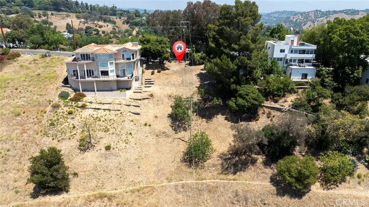 Property Photo:  860 W Avenue 37  CA 90065 