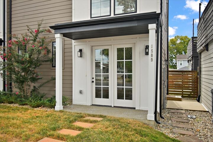 Property Photo:  1509 55th Ave N  TN 37209 
