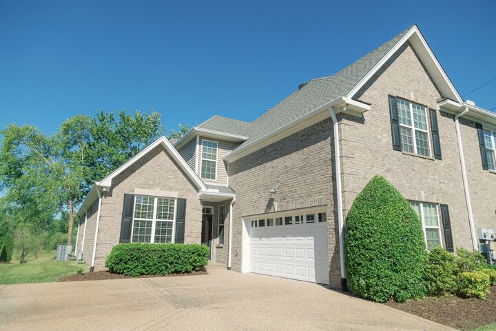 Property Photo:  1013 Larkwood Dr  TN 37076 