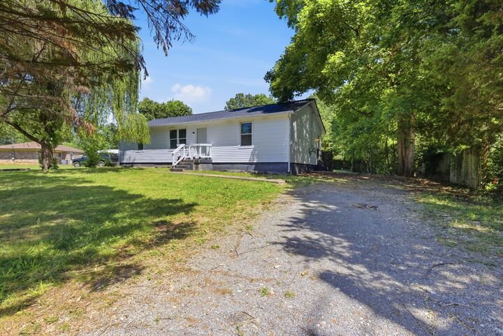 Property Photo: 353 Dupuis Dr TN 37042