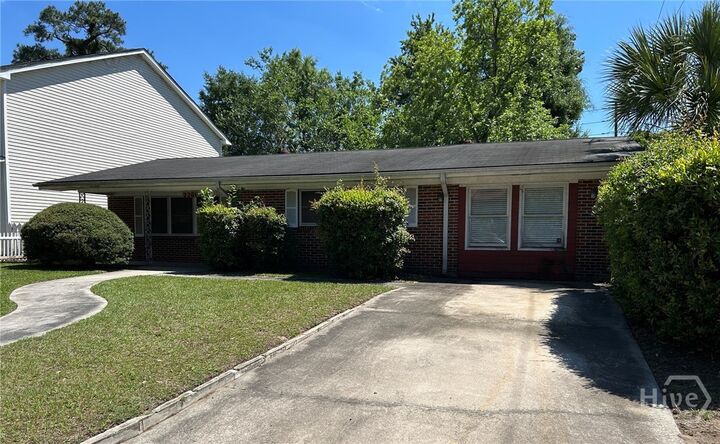 Property Photo:  2201 E 37th Street  GA 31404 
