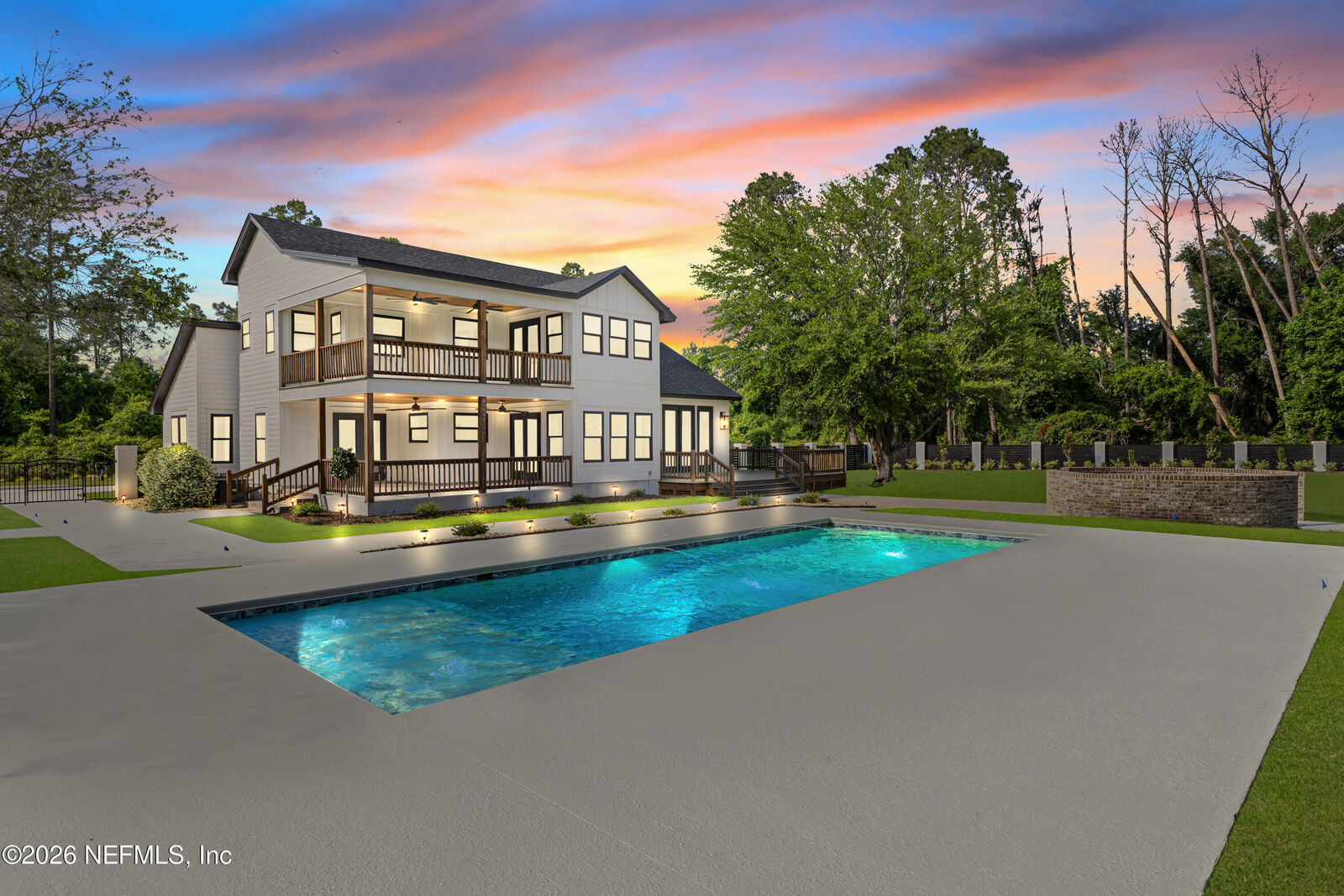 Property Photo:  300 NW Talquin Court  FL 32053 