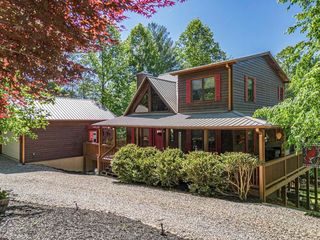 Property Photo:  392 Oak Hills Drive  GA 30560 