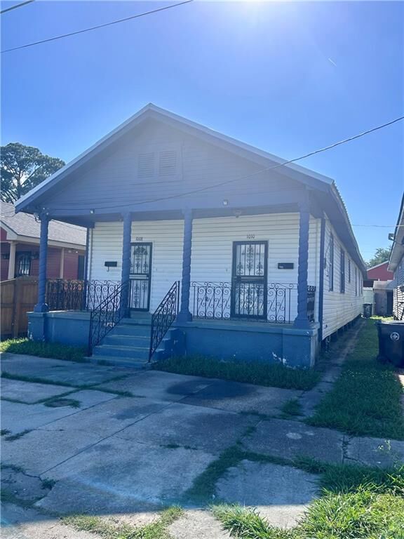 Property Photo: 1008 10 Charbonnet Street LA 70117
