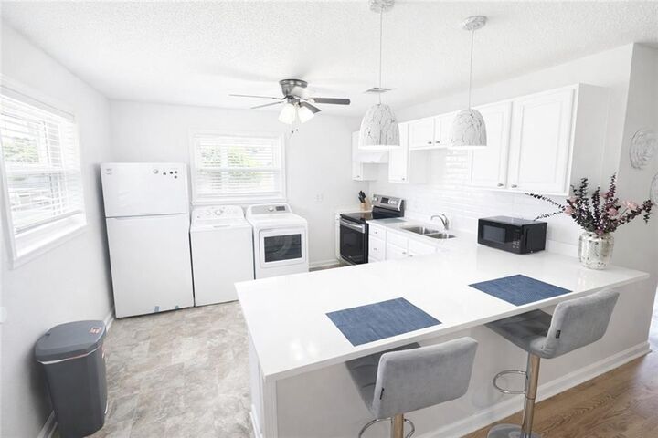 Property Photo: 513 Omega Street C LA 70037