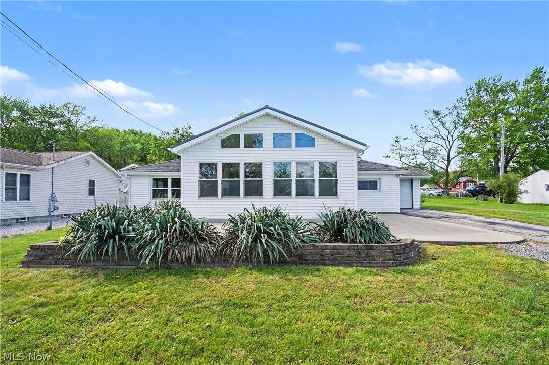 Property Photo:  1446 Jersey Street  OH 44429 