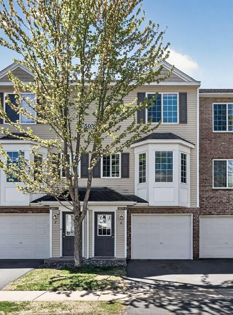 Property Photo:  5039 Evergreen Drive N #6  MN 55038 