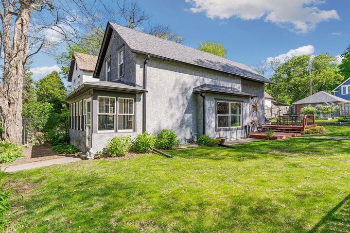 Property Photo:  350 Maple Street  MN 55106 